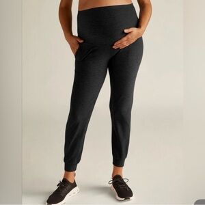 Beyond yoga Spacedye Beyond the Bump Maternity Midi Jogger Size M
